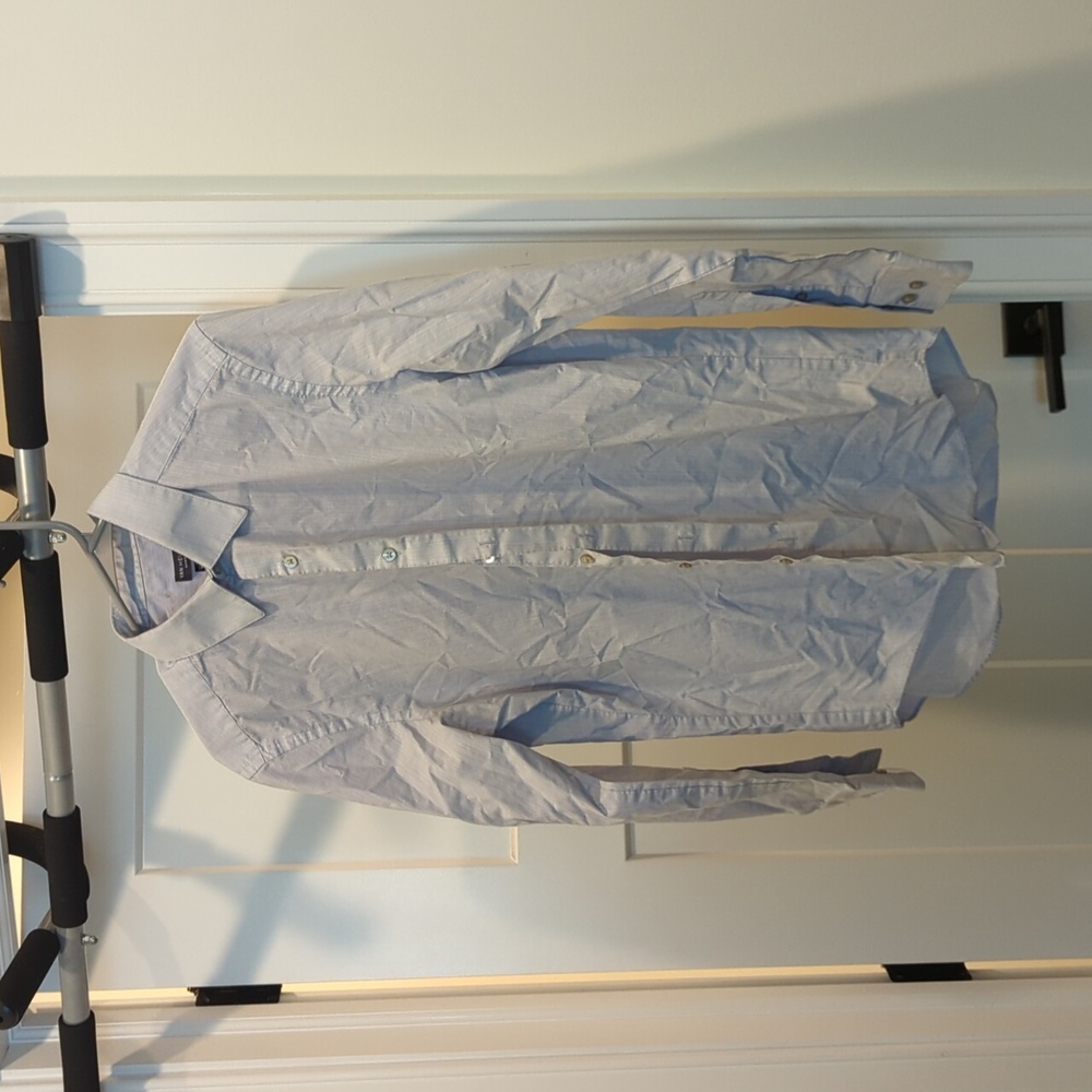 Van Heusen Chrome Dress Shirt, Medium. Blue
